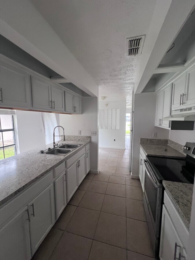 Photo - 646 Pineville Ln Townhome