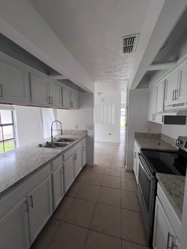 Building Photo - 646 Pineville Ln Rental
