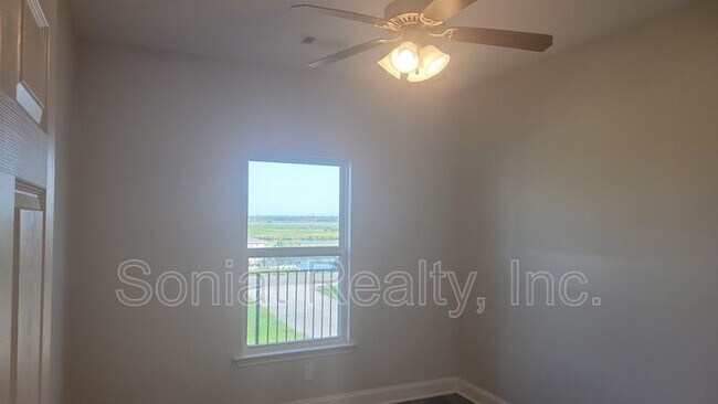 Photo - 4504 Pontchartrain Dr Unit 2-E