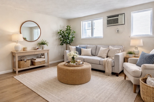 Building Photo - 21 Greenwood St Unit 1