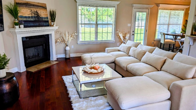 Photo - 3115 Village Cir