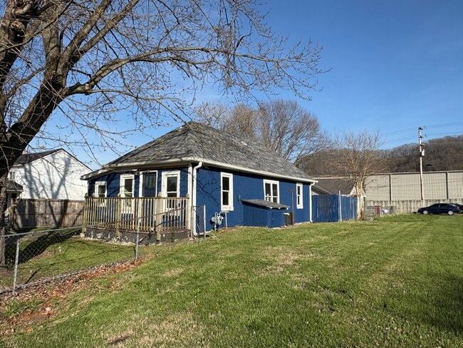 Photo - 904 E Myrtle Ave