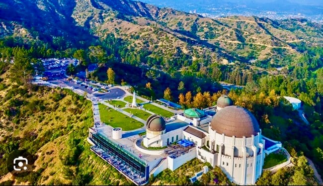 Building Photo - 2618 N Vermont Ave