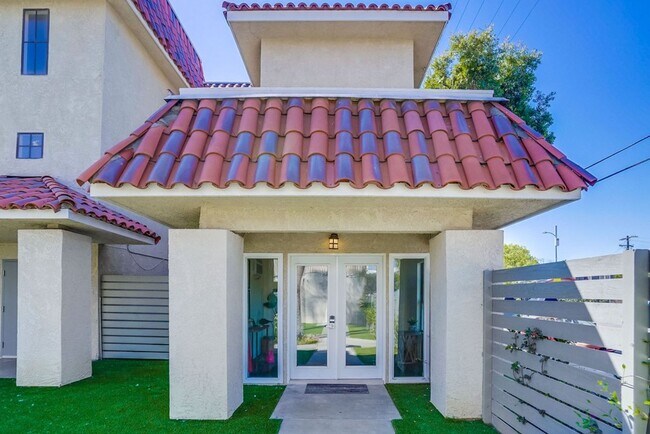 Photo - 4060 S Hoover St Unit 4060-302