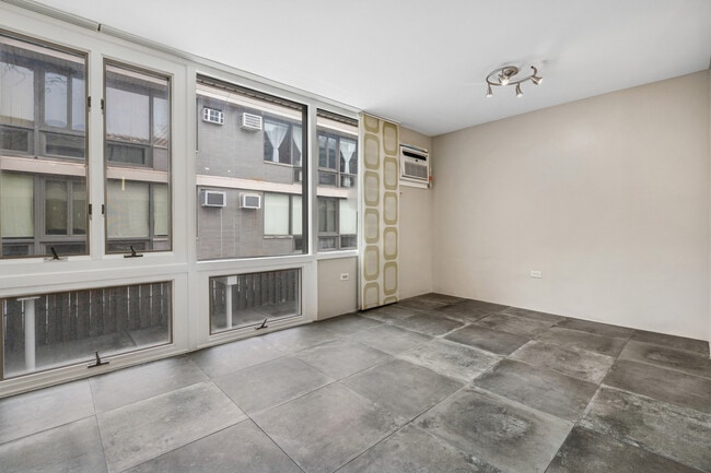 Photo - 1044 Ontario St Unit 2C