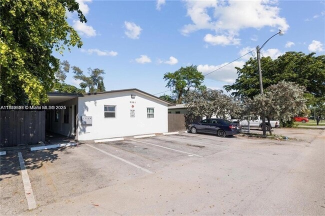 Photo - 3971 SW 12th Pl Apartment Unit 1