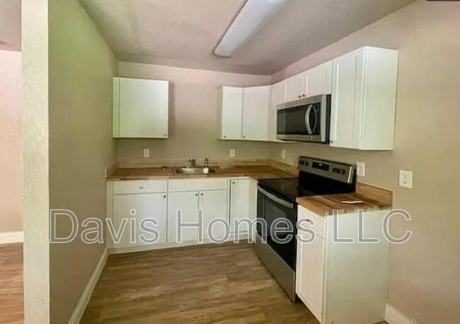 Photo - 731 N Davis Dr