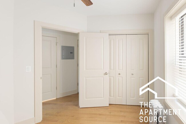 4602 N Winchester Ave Unit 1E