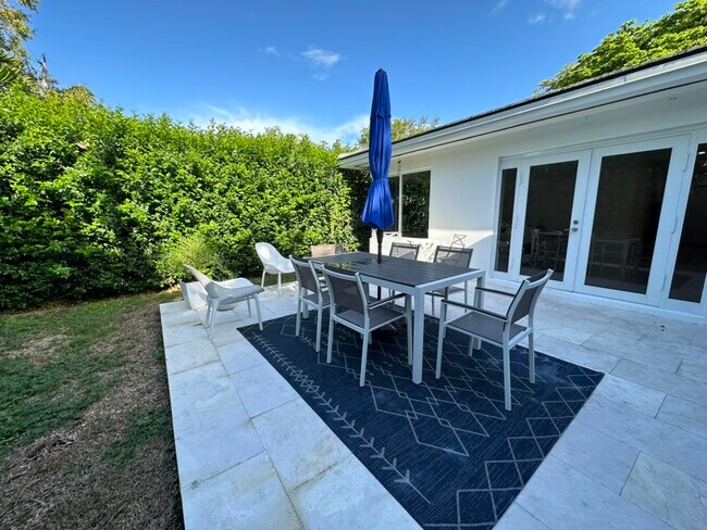 Photo - 1511 Robbia Ave