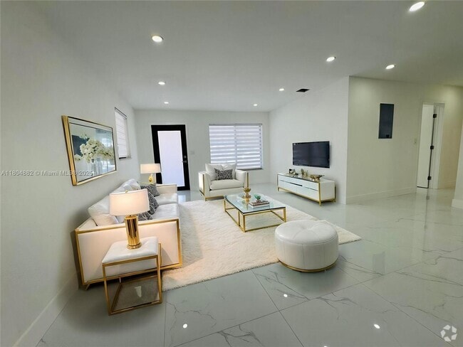 Building Photo - 1440 N 71st Ave Rental