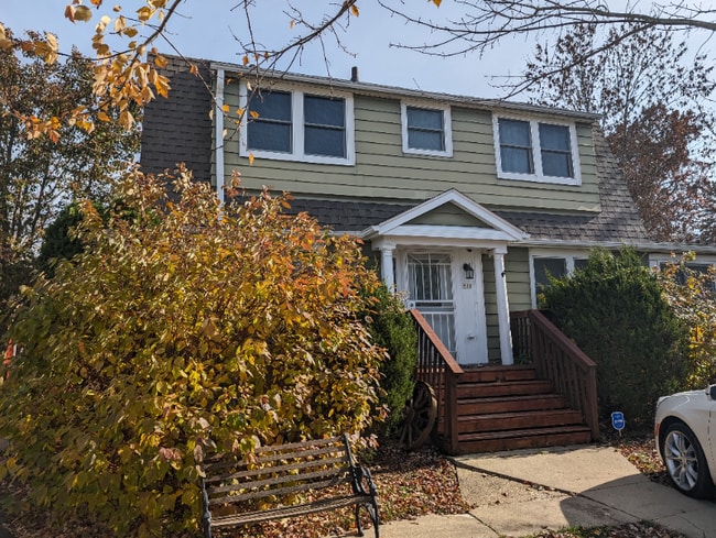 Photo - 604 Wilmot Ave
