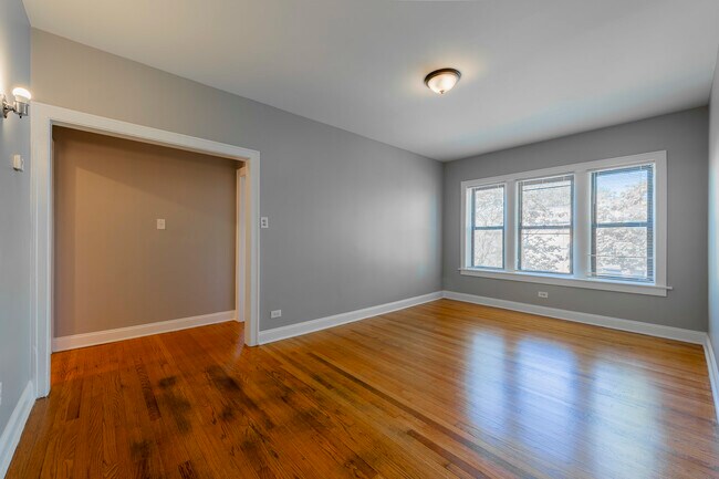 Photo - 2056 W Arthur Ave Unit 3W