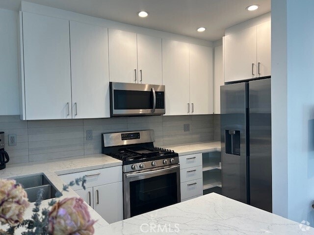 Building Photo - 4164 Woodcliff Rd Rental