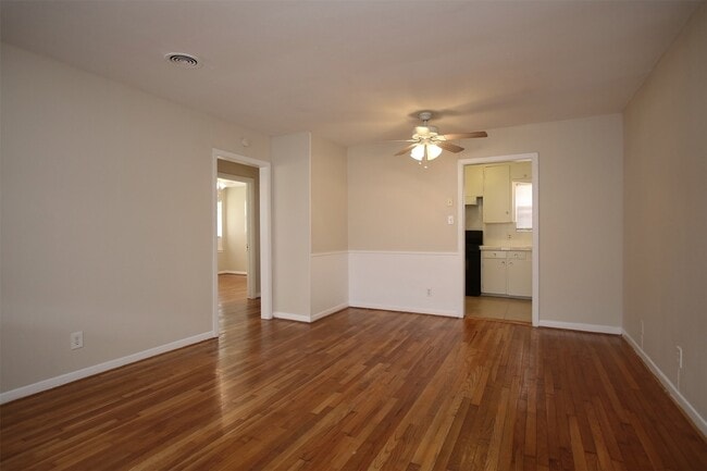 Building Photo - 8807 Timberside Dr Unit 4
