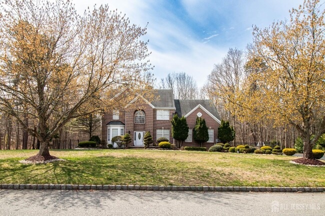 Building Photo - 845 Woodbury Dr