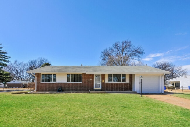 Building Photo - Fantastic 3bd/2ba home! Let yourself in!