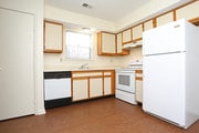 2BR, 1.5BA - 960 SF - Kitchen