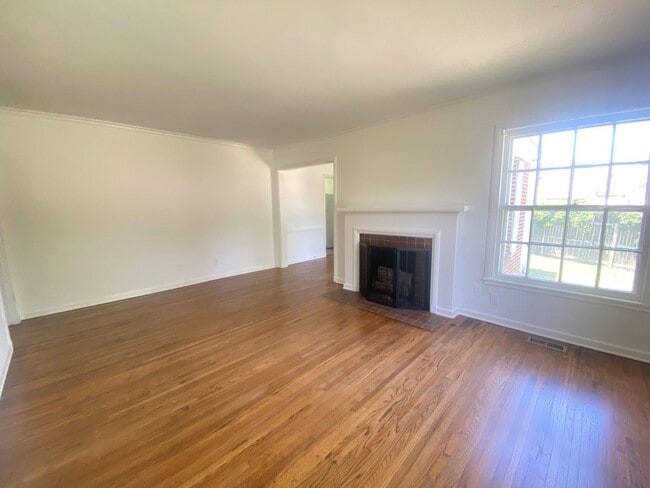 Photo - Beautiful two bedroom, one bath home in desirable Florence Park South.
