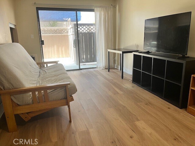 Photo - 10982 Roebling Ave Unidad 319