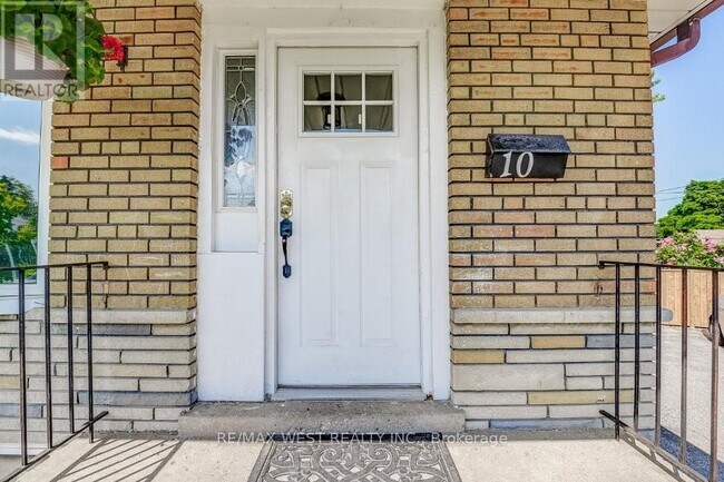 Photo - 10 Rima Ct