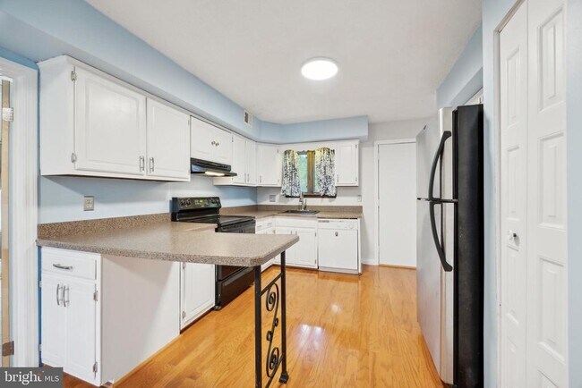 Photo - 105 Grant Rd