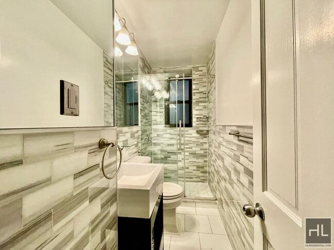 Photo - West 103rd Street Unidad 3FW