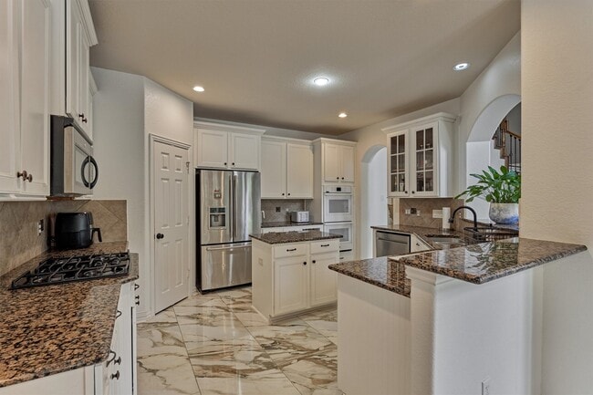 Photo - 18 Wyckham Cir