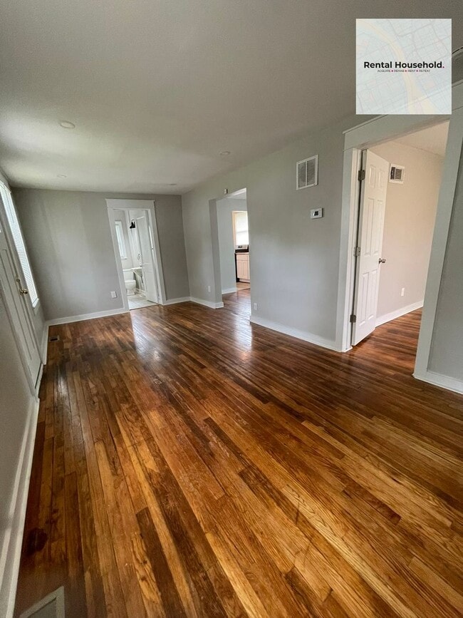 Building Photo - Adorable 2 Bedroom Located in Livonia