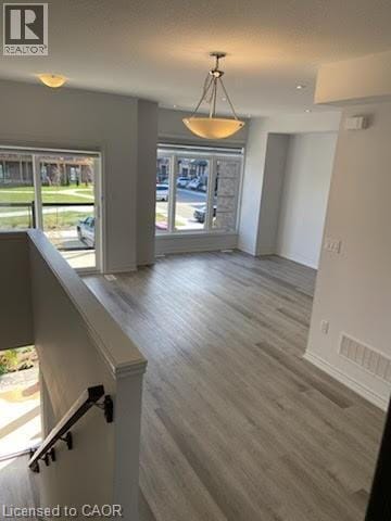Photo - 461 Blackburn Dr