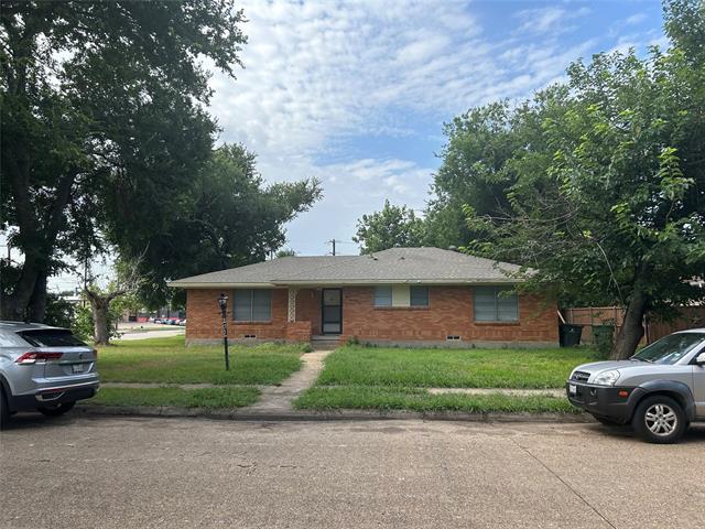 Building Photo - 102 W Woodbury Dr Rental