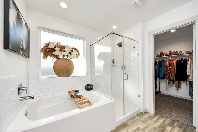 Photo - 202 Serena Pk Ln