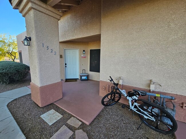 1522 N Paseo La Tinaja Unidad Green Valley Oasis