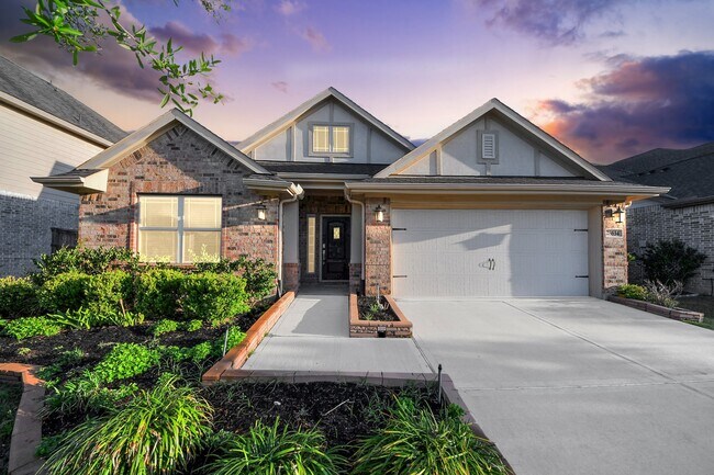 Photo - 28634 Monarch Cliffs Dr