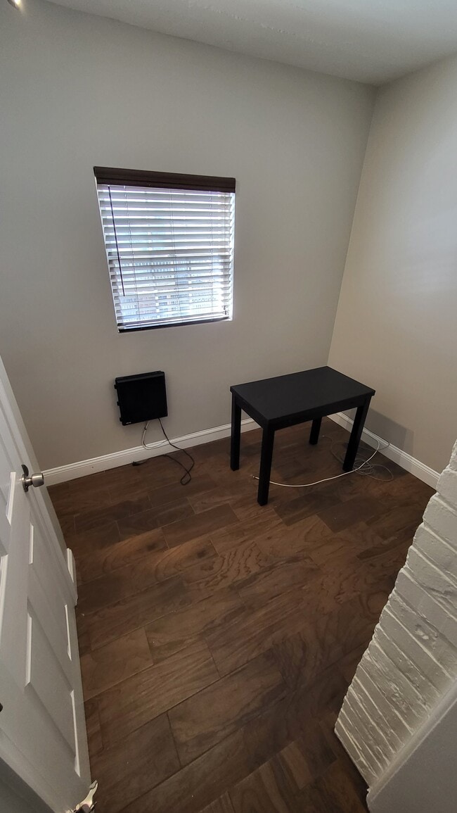 Photo - 1231 Penn St NE Unidad 4