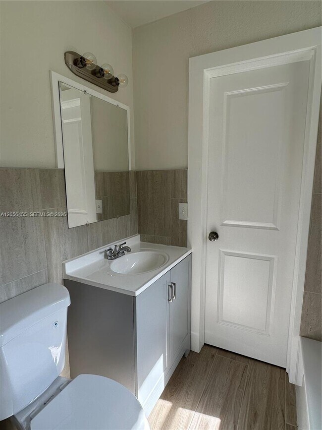 Photo - 1048 Avenue E Unit 3