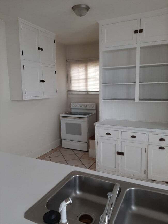 Photo - College Housing - 4 bedrooms