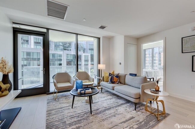 Photo - 280 Spear St