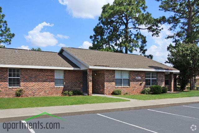 Building Photo - Carriage Crossing Apartments Unit 1