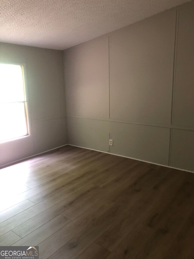 Photo - 983 Squirrel Hollow Rd