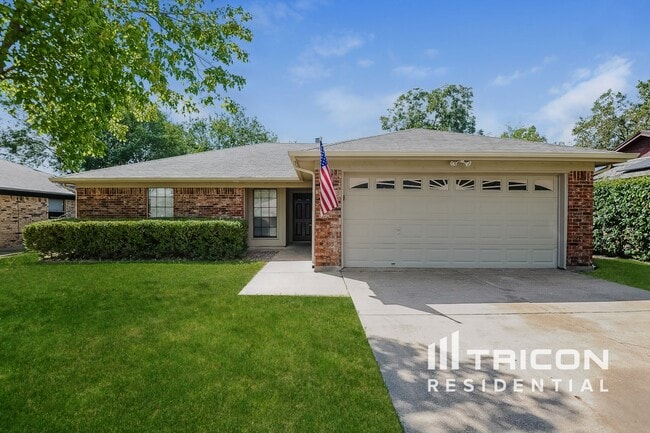 Building Photo - 537 Greenway Dr