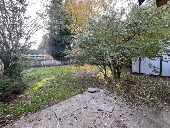 Photo - 21706 Dewdney Trunk Rd