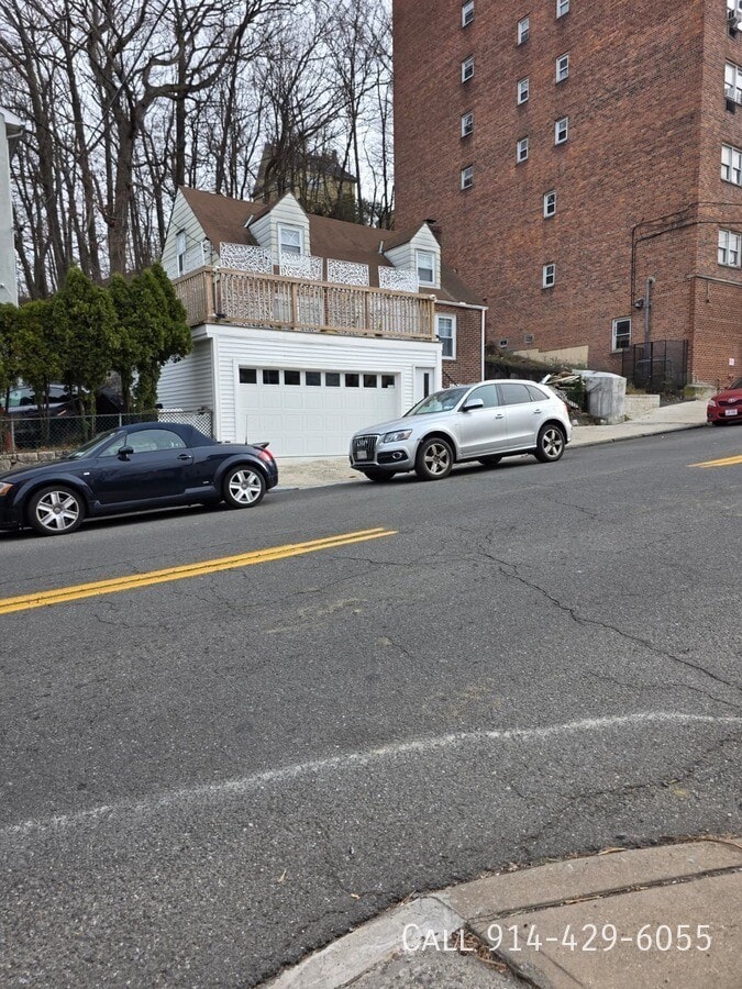 Photo - 609 Van Cortlandt Park Ave