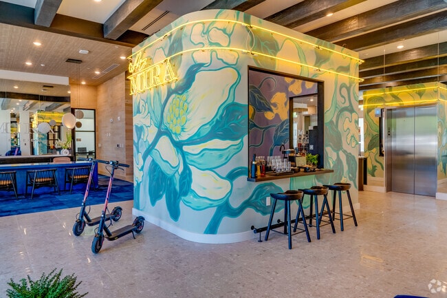 Foyer & Leasing Office