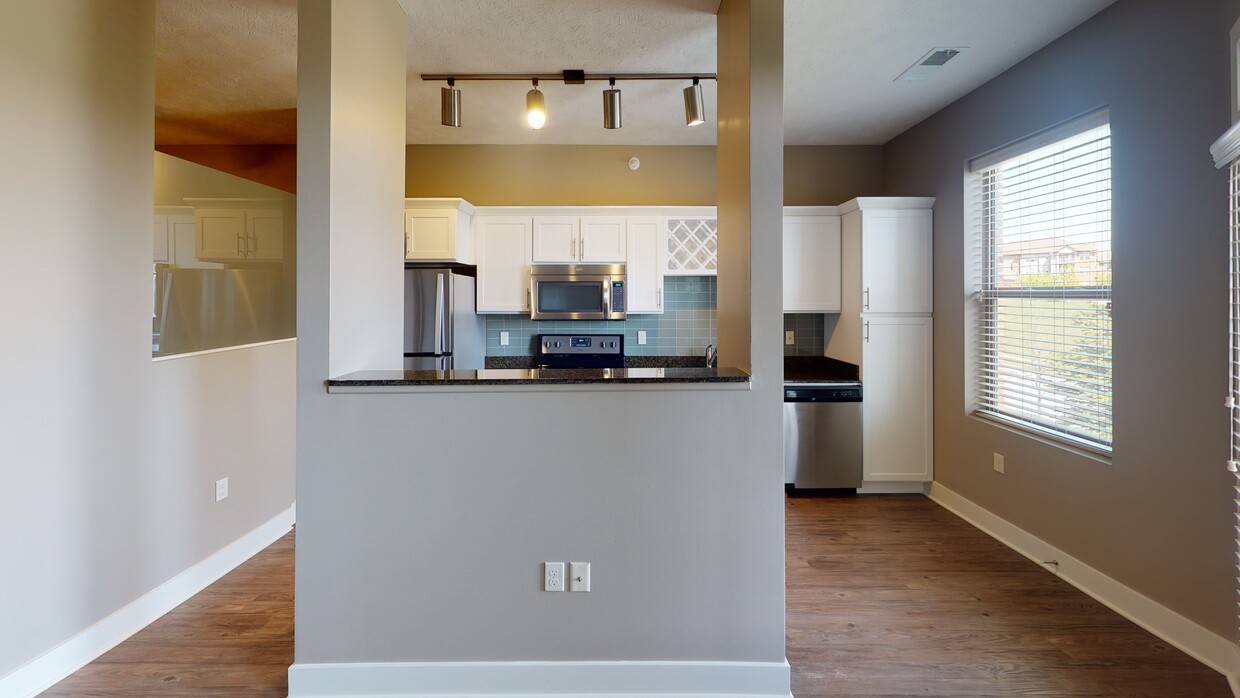 Photo - Broadmoor Hills Apartments