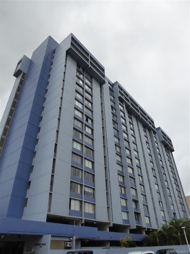 Photo - Salt Lake lifestyle - Ocean View - Central AC - ALL BASIC UTILITIES INCLUDED Unit 1408