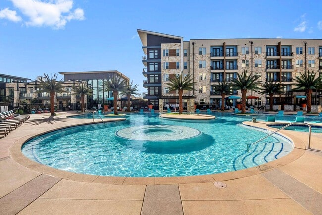 Photo - Vitruvian West