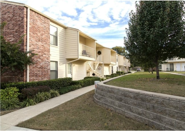 Crestwood Apartments - Crestwood Apartments