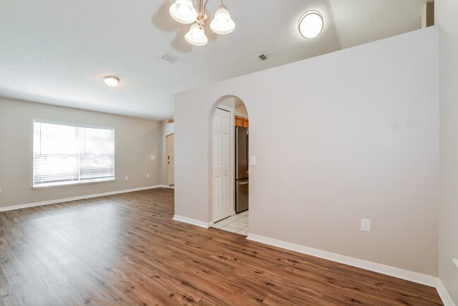 Photo - 1416 Muir Cir