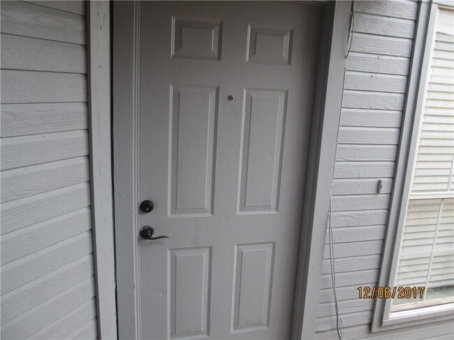 Photo - 905 Fairbanks Cir