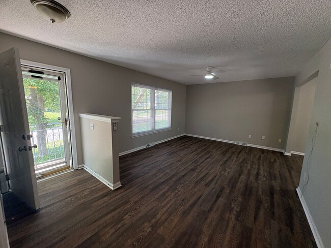 Photo - 3 Bedroom 2 Bathroom Available Now! Blue Springs, MO!!